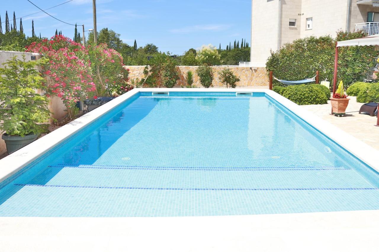 Villa Grand Pinea Čilipi المظهر الخارجي الصورة